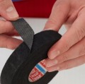 TESA Taśma PET izolacyjna parciana z meszkiem gładka czarna 25m x 15mm